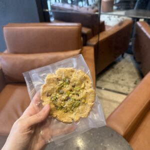 Keto Cookie NYC (choco blanco y pistachos)